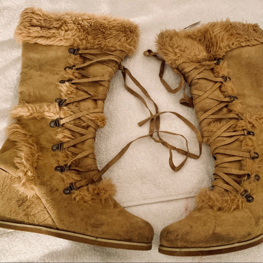 Fur boots